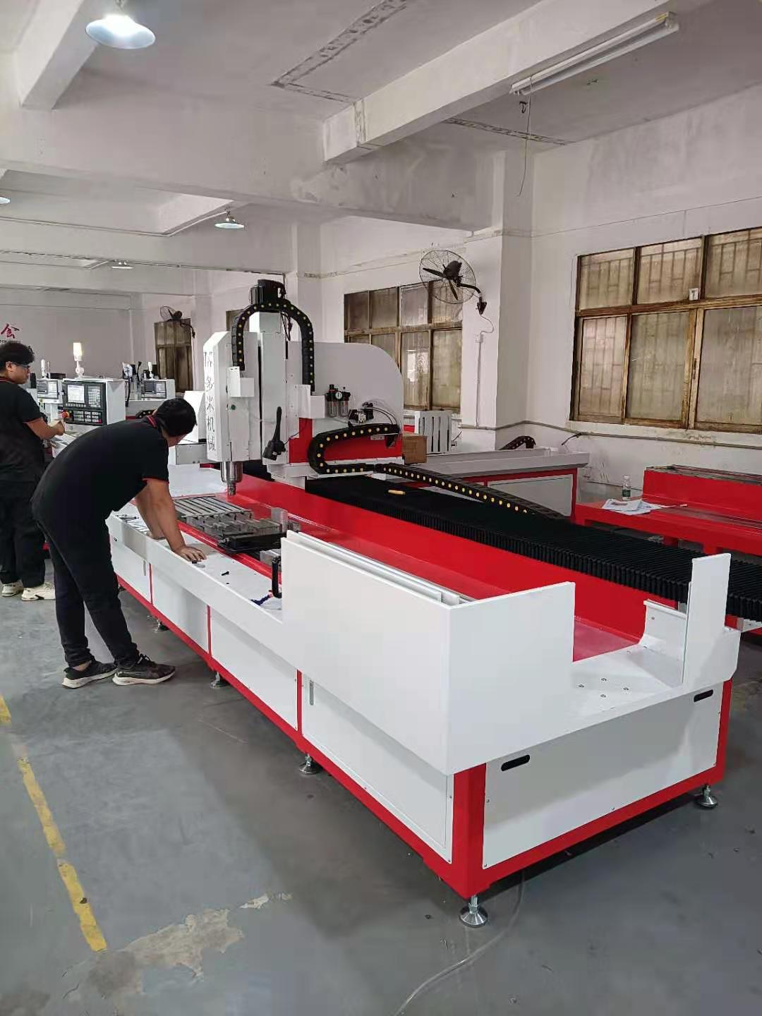 多米自動鉆孔攻絲機(jī)